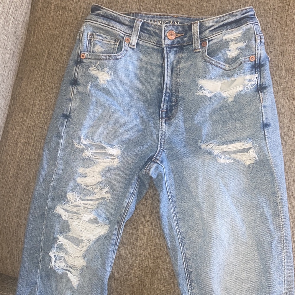 AE Ripped Relaxed Mom Jean - Picture 5 of 15